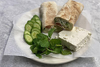 homus_feta_roll_up